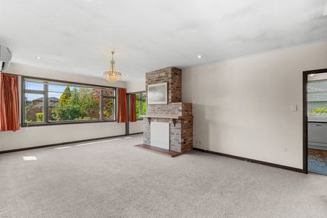 Photo of property in 131 Memorial Avenue, Burnside, Christchurch, 8053