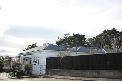 Photo of property in 14 Cobden Crescent, Bluff Hill, Napier, 4110