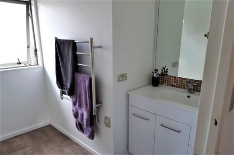 Photo of property in 1/37 Lysander Crescent, Beach Haven, Auckland, 0626