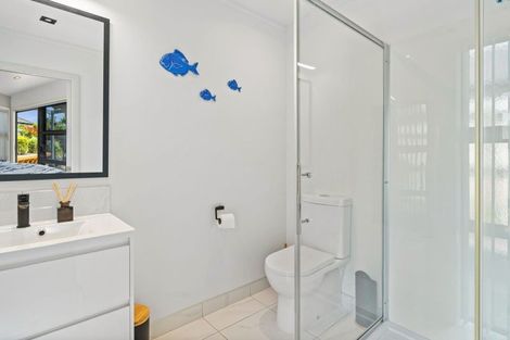 Photo of property in 98 Barbados Way, One Tree Point, 0118