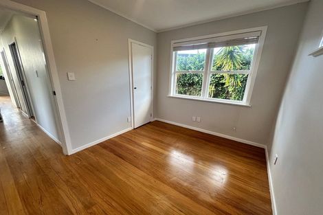 Photo of property in 28 Bert Wilson Place, Cockle Bay, Auckland, 2014