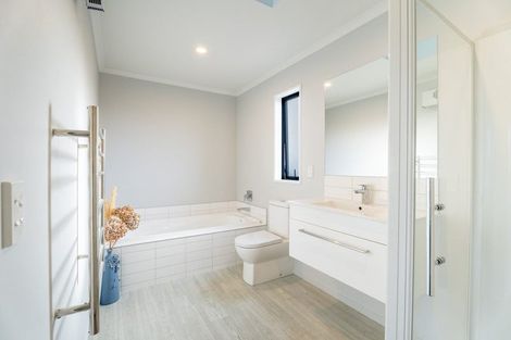 Photo of property in 20 George West Square West, Wigram, Christchurch, 8025