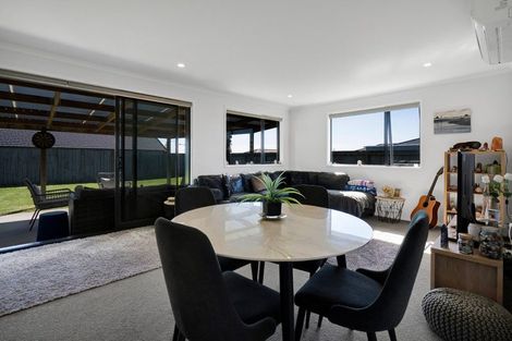 Photo of property in 15 Customhouse Street, Bell Block, New Plymouth, 4312