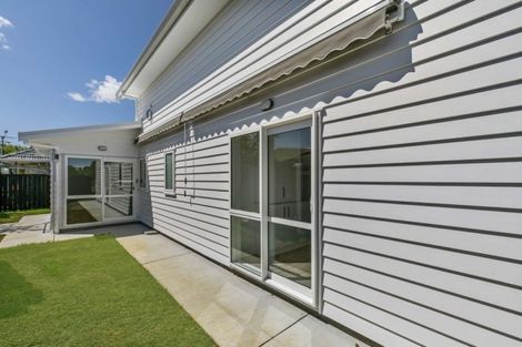 Photo of property in 39a Sutton Crescent, Papakura, 2110
