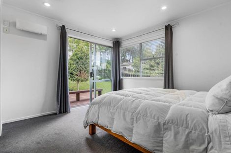 Photo of property in 52 Ravenwood Drive, Forrest Hill, Auckland, 0620