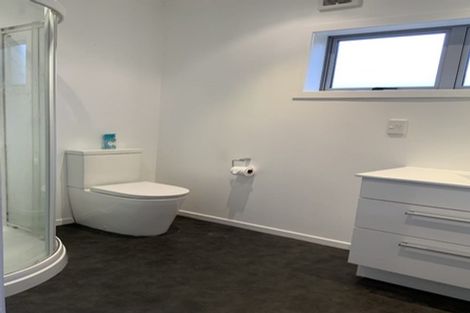 Photo of property in 54 Manhattan Heights, Glendene, Auckland, 0602