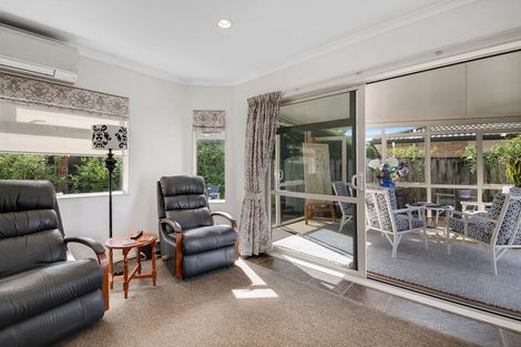 Photo of property in 18 Chesterfield Way, Orewa, 0931
