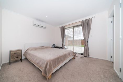 Photo of property in 134 Johnstone Drive, Fitzherbert, Palmerston North, 4410
