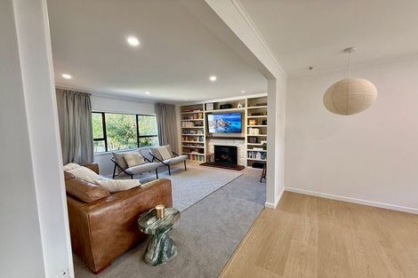 Photo of property in 32 Rosier Road, Glen Eden, Auckland, 0602