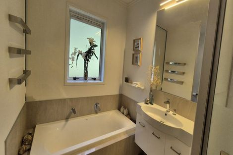 Photo of property in 3 Viridian Lane, Greenhithe, Auckland, 0632