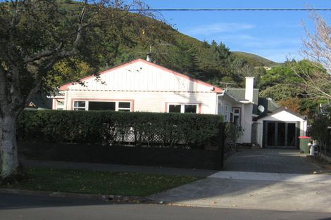 Photo of property in 32 Norton Park Avenue, Fairfield, Lower Hutt, 5011