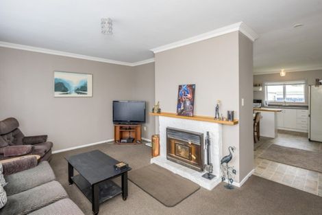 Photo of property in 16 Heather Street, Levin, 5510