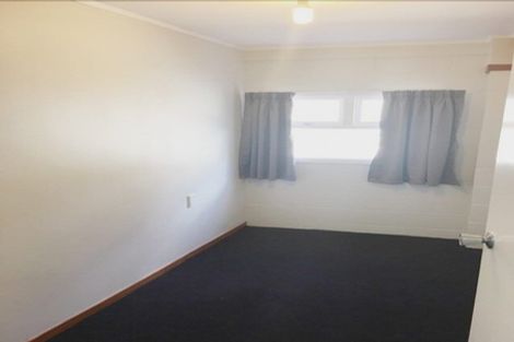 Photo of property in 6 Peach Road, Glenfield, Auckland, 0629