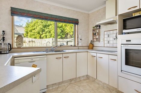 Photo of property in 17 Pampas Grove, Welcome Bay, Tauranga, 3112
