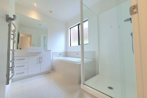 Photo of property in 35 Trotting Terrace, Fairview Heights, Auckland, 0632