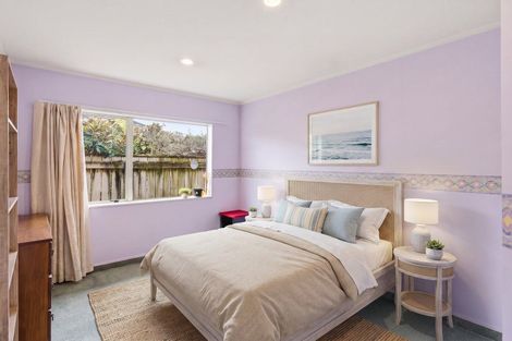 Photo of property in 74 Guildford Drive, Paraparaumu, 5032
