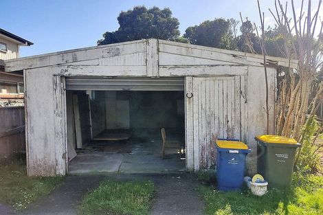 Photo of property in 23 Toru Street, Te Atatu Peninsula, Auckland, 0610
