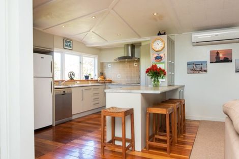 Photo of property in 24 Wellwood Terrace, Te Awanga, 4102