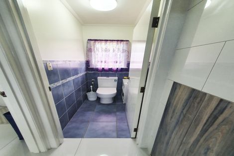 Photo of property in 15 Cargill Street, Papakura, 2110