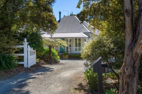 Photo of property in 2 Chenery Road, Red Beach, 0932