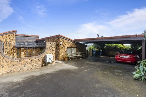 Photo of property in 16 Brigantine Drive, Beach Haven, Auckland, 0626