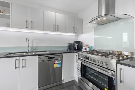 Photo of property in 147a Hobsonville Road, West Harbour, Auckland, 0618