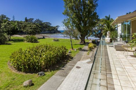 Photo of property in 1/9 The Esplanade, Castor Bay, Auckland, 0620