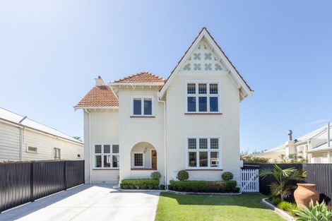 Photo of property in 20 Cameron Road, Bluff Hill, Napier, 4110