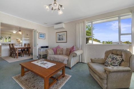 Photo of property in 29 Sequoia Place, Sunnynook, Auckland, 0620