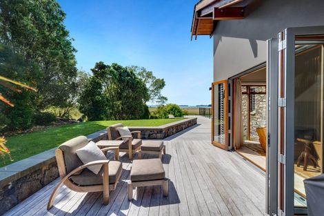 Photo of property in 42 Porterfield Road, Whitford, Howick, 2571