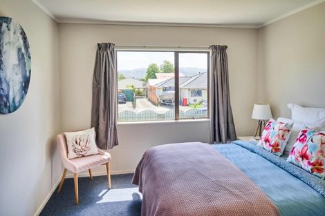 Photo of property in 4a Glenbrook Grove, Naenae, Lower Hutt, 5011