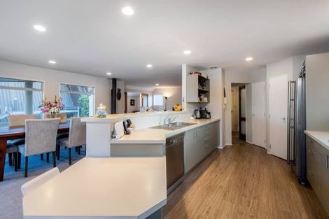 Photo of property in 4 Ellangowan Road, Waiake, Auckland, 0630