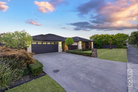 Photo of property in 10 Pohutukawa Parade, Riverhead, 0820