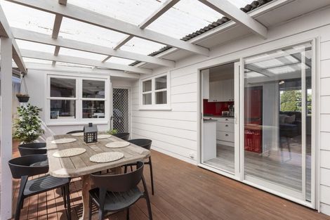 Photo of property in 1/37 Roberts Road, Glenfield, Auckland, 0629