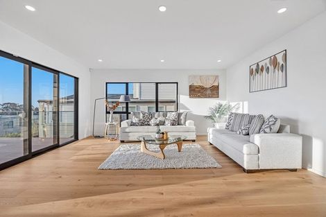 Photo of property in 9 Michael Richard Place, East Tamaki Heights, Auckland, 2016
