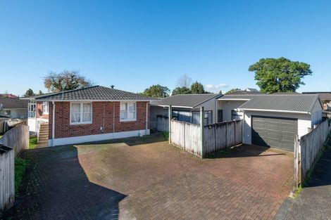 Photo of property in 70 Sturges Road, Henderson, Auckland, 0612