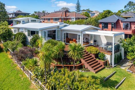 Photo of property in 120 Aberdeen Road, Campbells Bay, Auckland, 0620