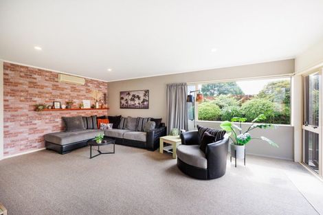 Photo of property in 19 Rothesay Place, Highbury, Palmerston North, 4412