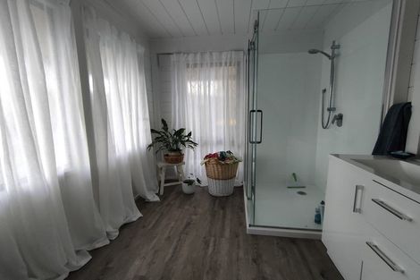 Photo of property in 71 Heta Road, Highlands Park, New Plymouth, 4312