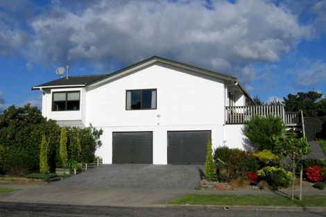 Photo of property in 6 Gates Road, Waikanae Beach, Waikanae, 5036