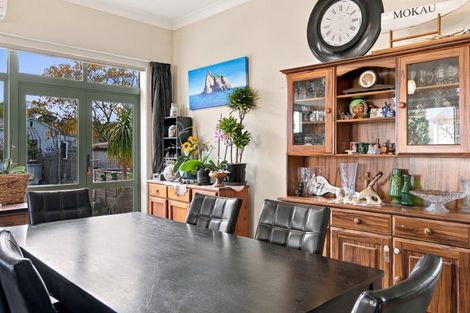 Photo of property in 30 Memorial Place, Waitara, 4320