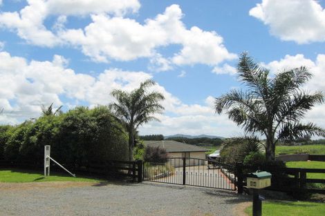 Photo of property in 24 Petersons Road, Ardmore, Papakura, 2582