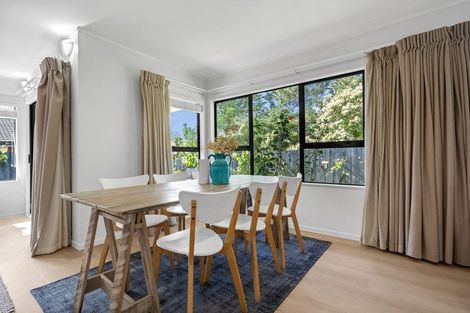 Photo of property in 9 Wyatt Place, Glendene, Auckland, 0602