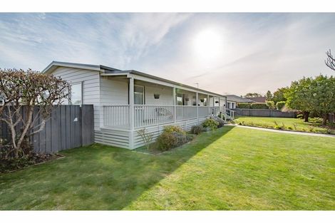 Photo of property in 45 Royal Park Drive, Parklands, Christchurch, 8083