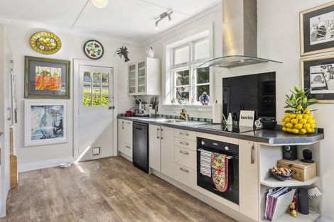 Photo of property in 396 Bay View Road, Saint Clair, Dunedin, 9012