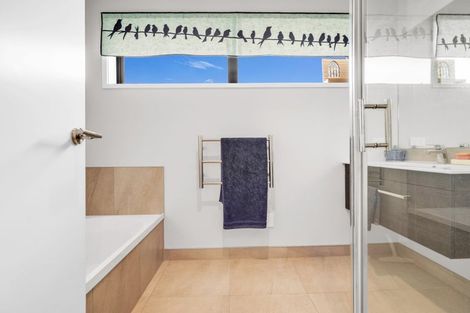 Photo of property in 12 Costello Drive, Ngatea, 3503