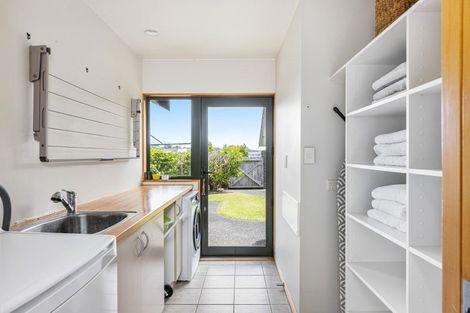 Photo of property in 115 Grand Drive, Orewa, 0931