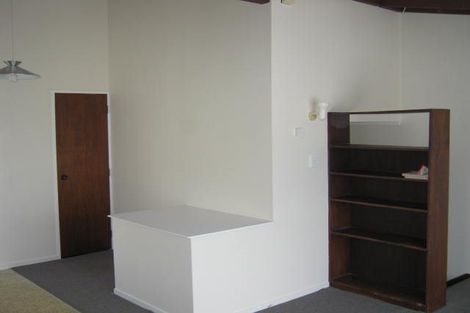 Photo of property in 34a Colchester Crescent, Newlands, Wellington, 6037