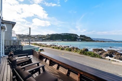 Photo of property in 2/104 Owhiro Bay Parade, Owhiro Bay, Wellington, 6023