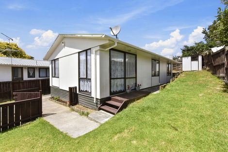 Photo of property in 2/8 Nearco Street, Randwick Park, Auckland, 2105